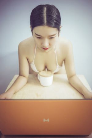 初婚电视剧免费观看完整版_大片在线观看